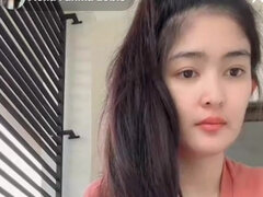 Aulia Rahma Lubis’ Viral Indonesian Heat in a Massage Rush