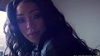 Curvy Large Ass Ebony Mother Id Like To Fuck Harley Dean Exposes Her Assets Fully