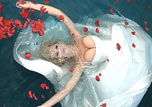 Big Boobs Underwater Porn Pictures