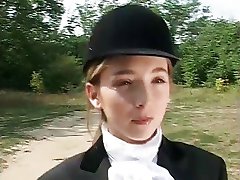 young girl learn riding horses ! 