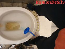 Master Ramon has to quickly piss his golden nectar into the bowl