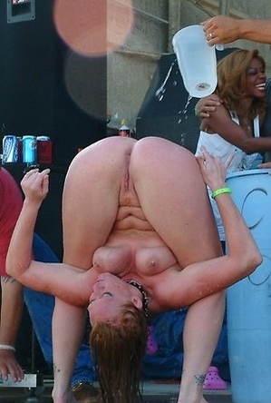 busty nudists,&nbsp;