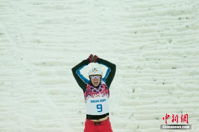 资料图:贾宗洋在索契冬奥会中摘银。<a target='_blank' href='/'>中新社</a>记者 刘关关 摄 资料图:贾宗洋在索契冬奥会中摘银。<a target='_blank' href='/'>中新社</a>记者 刘关关 摄