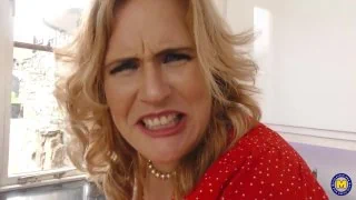 MILF's Big Step: Mom Gives Young Lad Her Warm Vagina 