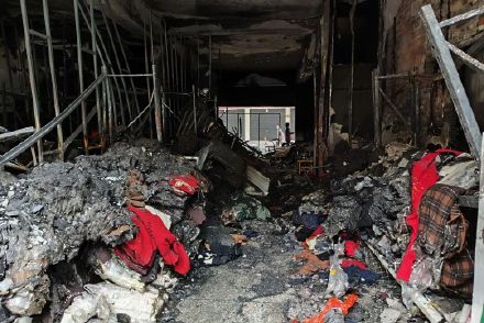 家长带娃放烟花烧掉80万财物被判刑