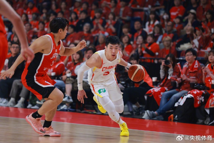 大逆转!中国男篮客场击败日本男篮,赢得世预赛首胜 大逆转!中国男篮客场击败日本男篮,赢得世预赛首胜