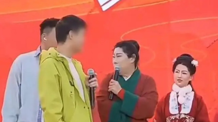 男子参加王婆说媒炫富引质疑：自称在机关单位上班，家里有宾利保时捷，房子众多