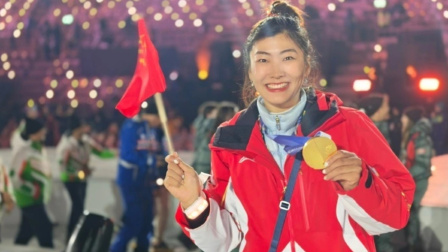 徐梦桃直播回应催生：短期无计划，要准备下届冬奥会，王心迪称尊重她的选择