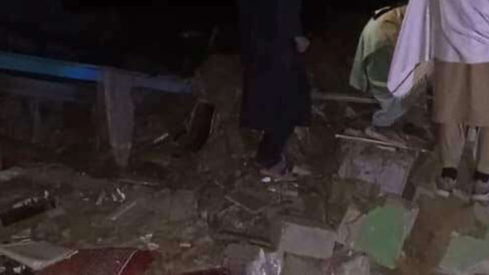 巴基斯坦军方发动空袭，“打死80余人”