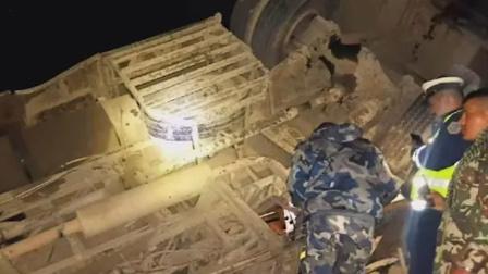 尼泊尔巴士坠河致18人死亡 一中国公民在事故中失联