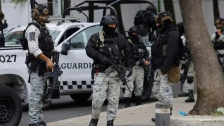 墨西哥大毒枭在军方抓捕行动中身亡，我使馆提醒