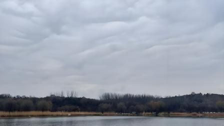 北京天空现糙面云 云层布满立体波纹