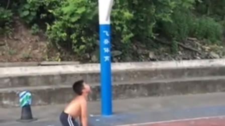 人类幼崽投篮名场面