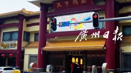 天字码头上演生死救援！女子傍晚跳江轻生拒绝救援，船员拼命抓住