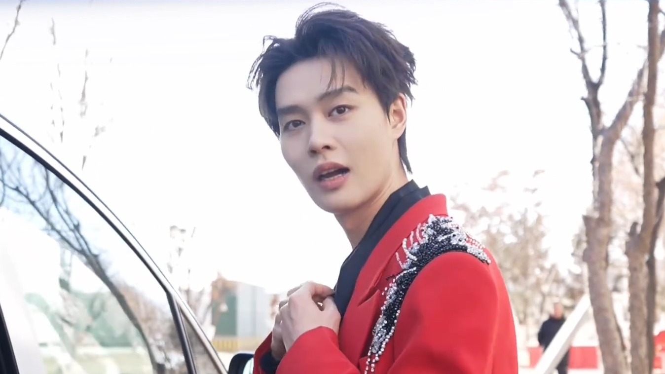 短剧男演员后台花絮欢乐多，陈添祥柯淳学跳舞主打一个努力又可爱