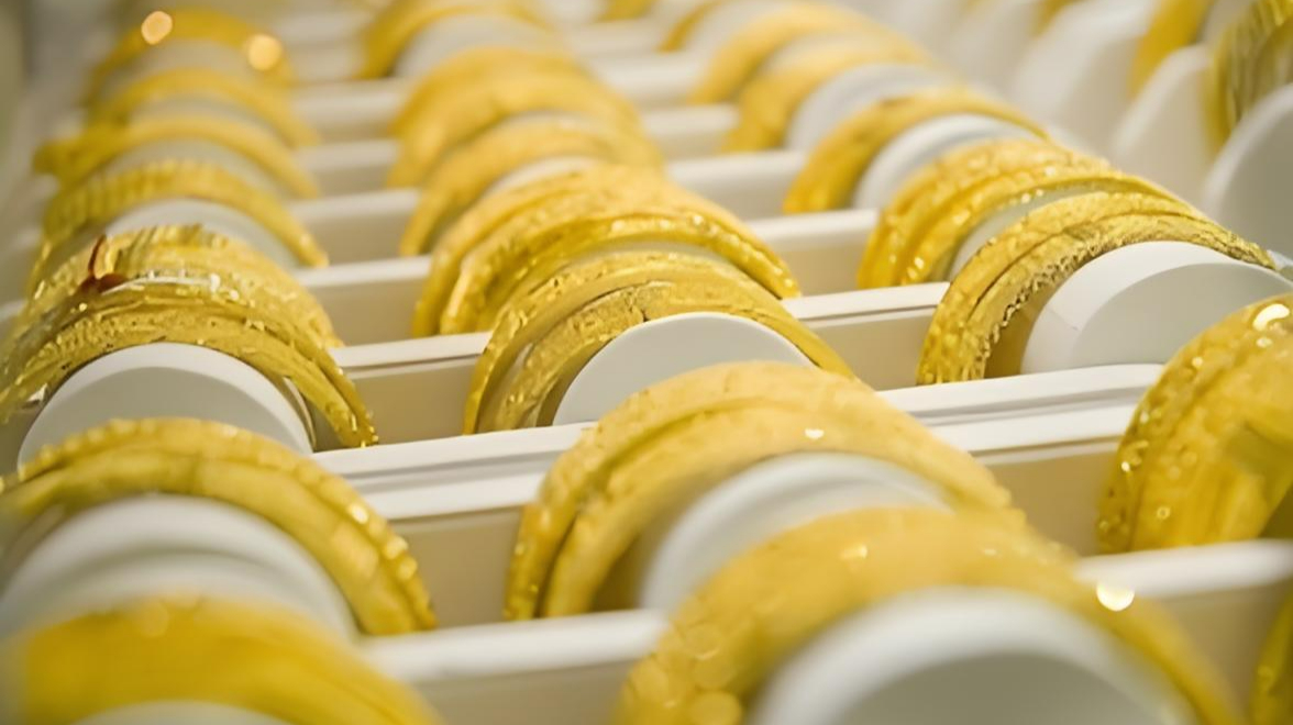 黄金直线冲上5240美元，白银春节期间大涨17%