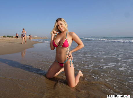 Huge Tits in Public Pics