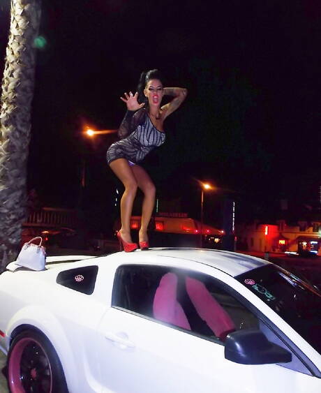 Public Big Tits Pics