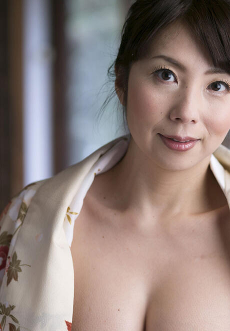 Mature Asian Butts Pics