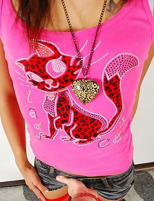 Ladyboy in Shorts Pics