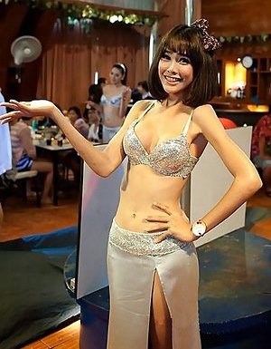 Public Ladyboy Pictures