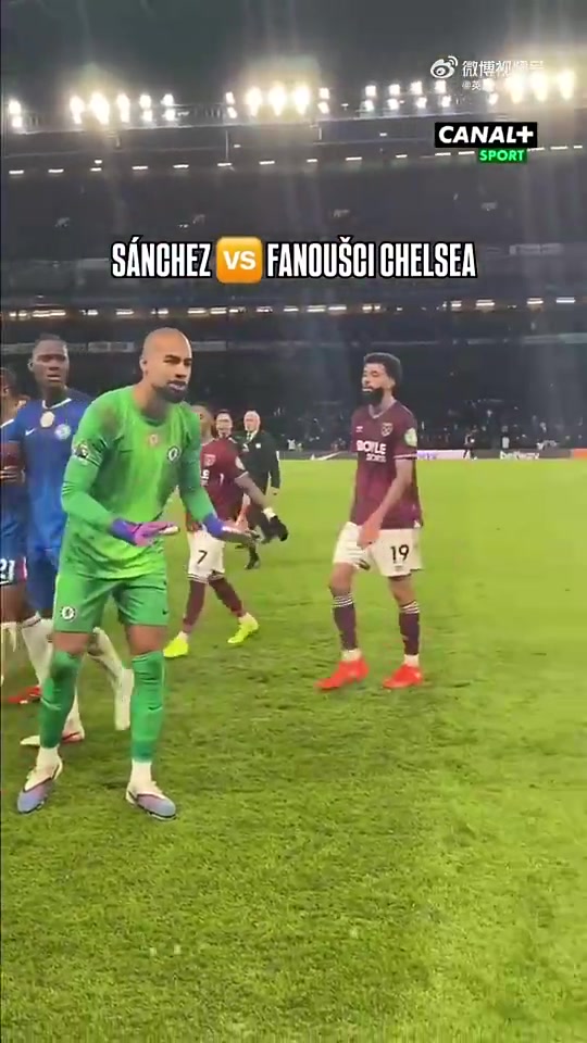 [体育头条]半场切尔西0-2落后，桑切斯对不满的球迷喊话：我们还有45分钟